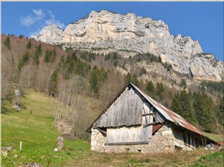 Mountain Barn Jigsaw Puzzle