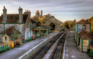 Corfe Castle Station Jigsaw Puzzle