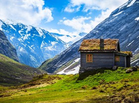 Mountain Cabin Jigsaw Puzzle