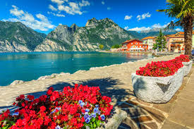 Desenhos de Lake Garda Landscape Jigsaw Puzzle para colorir