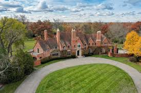 Mansion in Lake Forest Jigsaw Puzzle