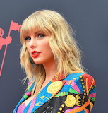 Taylor Swift Jigsaw Puzzle 4